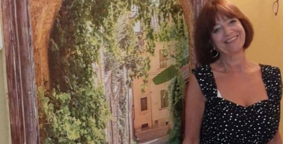 65-plusser Desiree werkt als receptionist